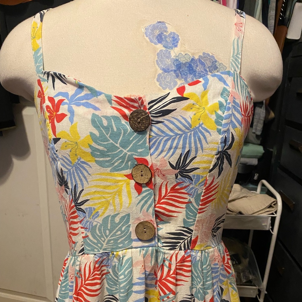 Pre-Loved, Women’s Size L RED Brand Colorful Patterned Sleeveless Midi Dress